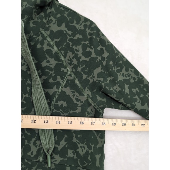 Cabi Marathon Jacket Hoodie‎ Womens M Green Floral Camo Slim Fit Athleisure 6030 - Picture 11 of 12